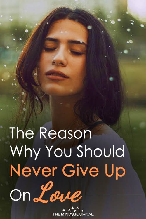 https://themindsjournal.com/wp-content/uploads/2015/08/why-you-should-never-give-up-on-love.jpg