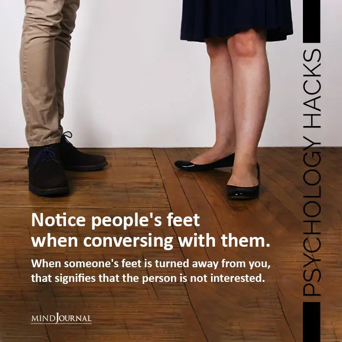 Notice people feet when conversing