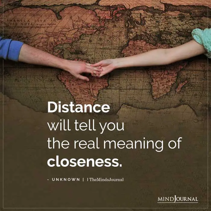 One of the different types of romantic relationships is long distance relationship 