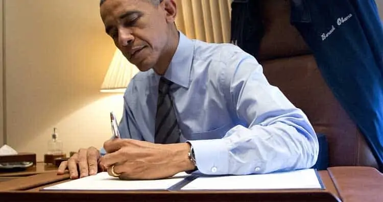 Obama - left handed 