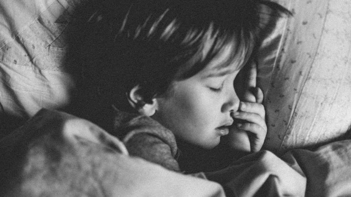 What Is Sleep Training: 5 Expert Tips To Help Regulate Your Child's Sleep Pattern