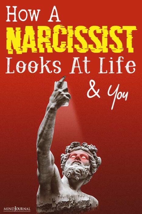 how a narcissist looks at you