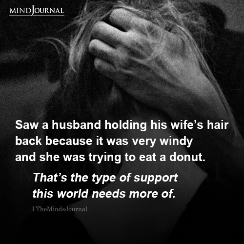 Saw A Husband Holding His Wife’s Hair Back