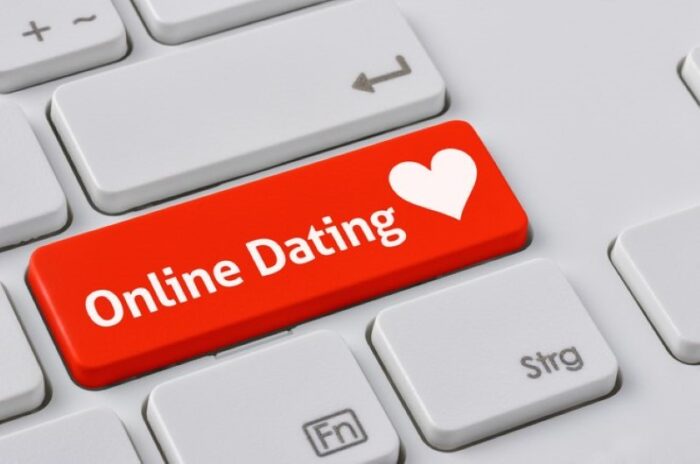5 Warning Signs Of A Fake Online Relationship