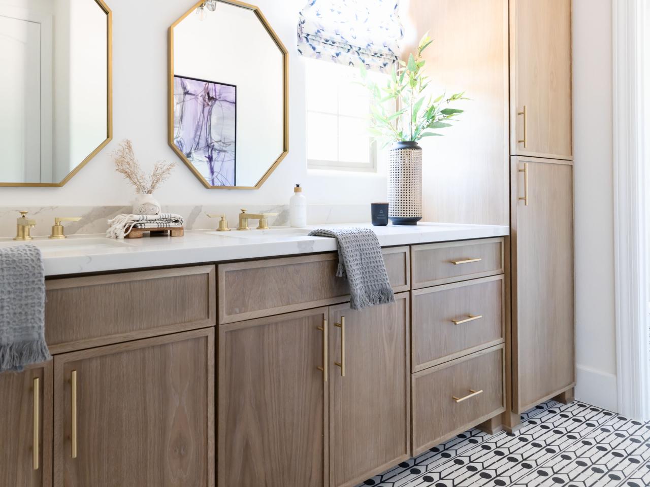 Double Sink Bathroom Vanity Maximizing Functionality and Style