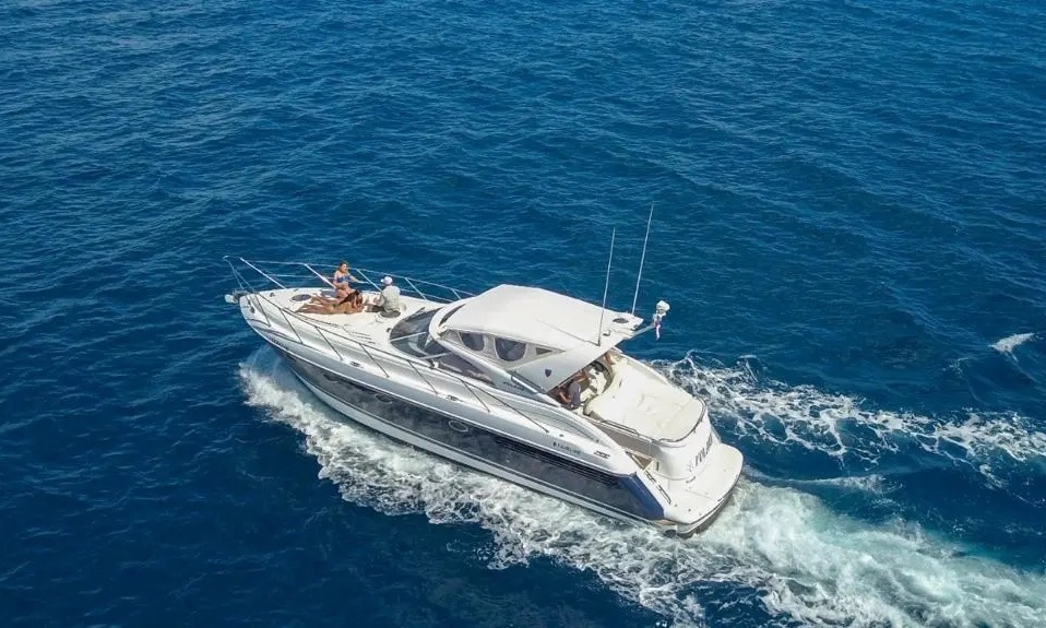 Must Have Supplies and Gear for Fort Lauderdale Pontoon Boat Rental